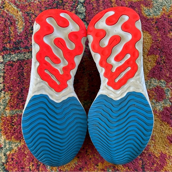 Nike | Women’s White React Phantom Run Flyknit 2 Sneakers, neon red accents, 6.5 - Picture 4 of 16